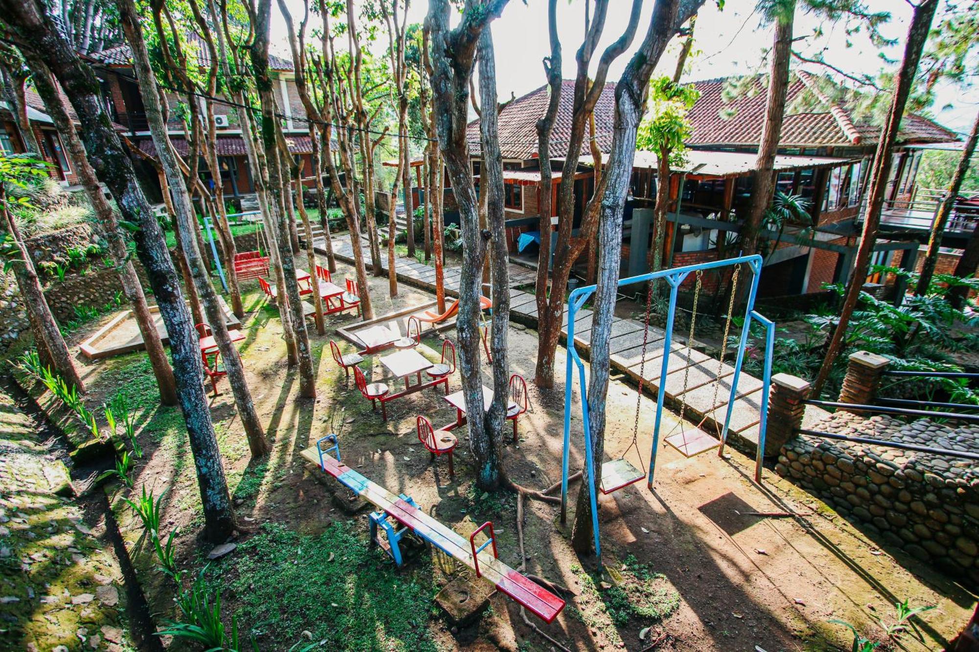 Bukit Alamanda Resort Garut Kültér fotó
